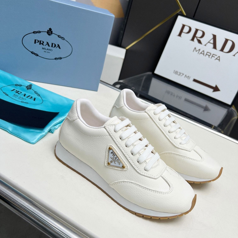 Pra*a casual shoes